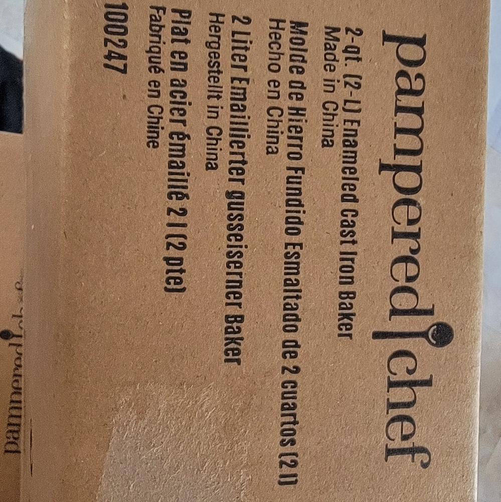 2 Qt Pampered Chef Enameled Cast Iron Baker - Picture 4 of 6